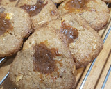 Foto del paso 4 de la receta: Galletas con dulce de leche y pepitas de chocolate