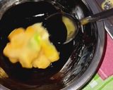 Foto langkah ke 3 dari resep Mango Yogurt Bites.