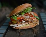 Foto del paso 2 de la receta Hamburguesa de pollo delicatessen