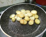 A picture of step 2 of Fried Aloo Rice.