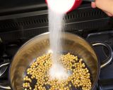 Foto del paso 4 de la receta: Pochoclo dulce🍿 tipo cine, súper rico y fácil