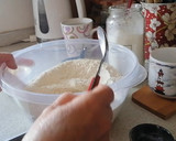 Foto del paso 1 de la receta: Pan amasado con chicharrones como en el campo chileno