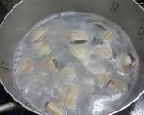 Hình bước làm 1 của món Canh chua nghêu sweet and sour clam soup