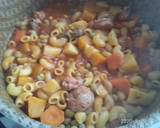 Foto del paso 15 de la receta: Guiso de fideos coditos con carne, chorizo y verduras