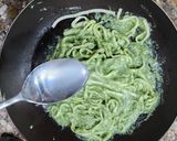 Foto del paso 6 de la receta: 🍝Fideos en salsa de espinaca, ajo y queso crema con castañas de cajú y (falso) huevo poché 🍝