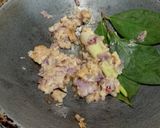 Foto langkah ke 2 dari resep Garang Asem Ayam (Pakai Santan dan Daun Pisang).