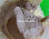 Foto langkah ke 3 dari resep Triple Chocolate Cookies.