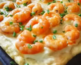 Foto del paso 4 de la receta: Coca con Gambas y Alioli