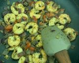 A picture of step 4 of Prawn white pasta (veggie).