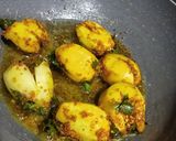 A picture of step 6 of Brinjal potato stuffed sabji.