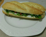 Foto del paso 4 de la receta: Bocadillo de atún, queso y vegetales