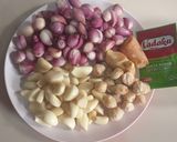 Foto langkah ke 1 dari resep Bumbu Dasar Putih.