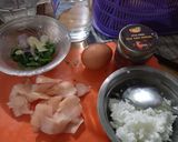 Foto langkah ke 1 dari resep Bubur Ayam Telur Bayam.