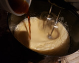 Foto del paso 1 de la receta: Bizcochuelo de café y chocolate al cognac con frutos secos low carb
