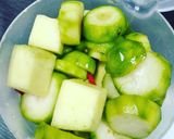 Hình bước làm 3 của món Xoài xanh, cóc thái ngâm mắm đường ^^