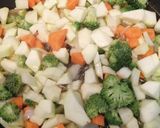 Foto del paso 4 de la receta Ensalada de pulpo y espirales de lenteja roja con verduras
