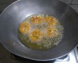 A picture of step 4 of Sindhi besan tikki curry.