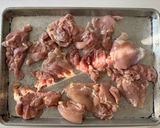 A picture of step 1 of Roasted Chicken with Mushrooms and Red Onions.