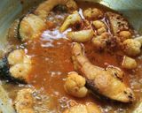 A picture of step 6 of Katla Cauliflower Curry.
