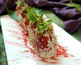 A picture of step 4 of Sesame Strawberry.