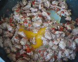 Foto del paso 5 de la receta: Berenjenas rellenas de carne picada de pollo
