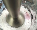 Foto del paso 3 de la receta: Licuado de moras y banana 🍌🫐