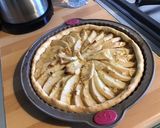 Une image de l'étape 8 de Tarte poires et amandes (pâte brisée au saindoux).