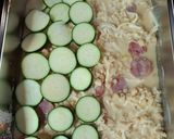 Rakott cukkini paradicsommal és kolbásszal recept fázis 3 fotója