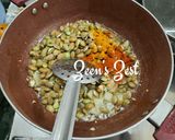 A picture of step 2 of Vaal Beans with Potatoes.