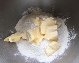 Une image de l'étape 2 de Pâte brisée à la crème de cassis (pour tarte sucrée).