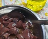 Foto del paso 1 de la receta: Hígado encebollado sobre puré