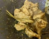 Foto langkah ke 4 dari resep Ayam ungkep bumbu kuning.