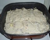 Tejfölös-fokhagymás mártásban sült gombás csirkecomb recept fázis 3 fotója