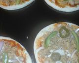 A picture of step 7 of Mini Pizzas.