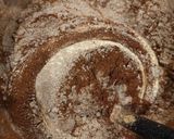 Foto langkah ke 3 dari resep Brownies Batik Kukus.