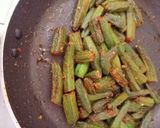 A picture of step 2 of Restaurant Style Bhindi masala - vegan.