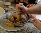 A picture of step 8 of Calamari with Shrimp in Garlic Sauce.