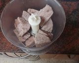 Foto del paso 2 de la receta: Empanadillas de cerdo con aceitunas negras y huevo duro