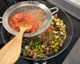 Foto del paso 10 de la receta: Pasta con gambones y verduras