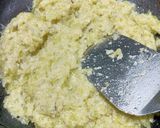 A picture of step 2 of Lauki Ka halwa.