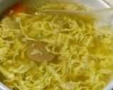 Foto langkah ke 6 dari resep Egg Drop Onion Soup (sup telur bawang).