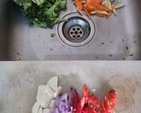 Foto langkah ke 1 dari resep Tumis Brokoli Telur.