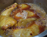 Foto del paso 3 de la receta: Guiso de muslos de pollo con cerveza
