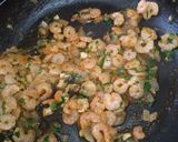 Foto del paso 2 de la receta: Espirales con salsa blanca y camarones