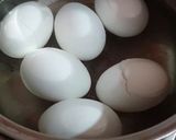 A picture of step 1 of Egg pakora.