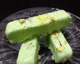 मावा केसर पिस्ता आईस्क्रीम (mawa kesar pista ice cream recipe in marathi) रेसिपी स्टेप 8 फोटो