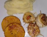 Foto del paso 8 de la receta: Arrolladito de pollo con puré y zapallo asado !