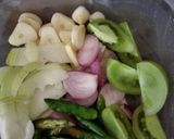 Foto langkah ke 1 dari resep Cumi Masak Santan.