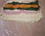 Foto del paso 1 de la receta: Rollitos de papas rellenas con jamón queso zanahoria y acelga