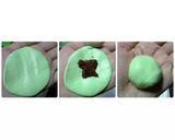 Foto langkah ke 2 dari resep Klepon Tabur Kelapa Parut (Onde Onde).